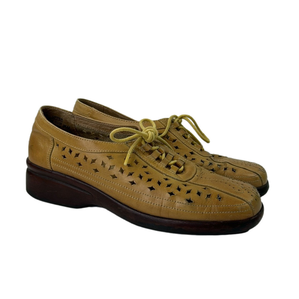 Vision Comfort - Lazer cut out walking shoe size 8 ½